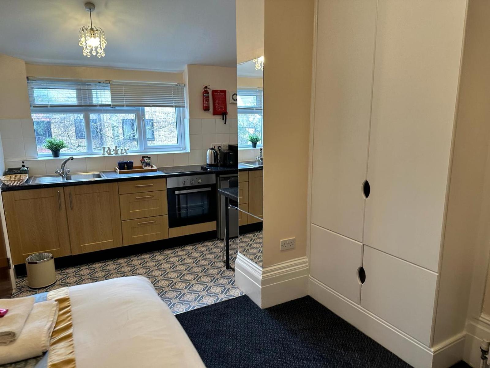 United Lodge Hotel Лондон Екстериор снимка
