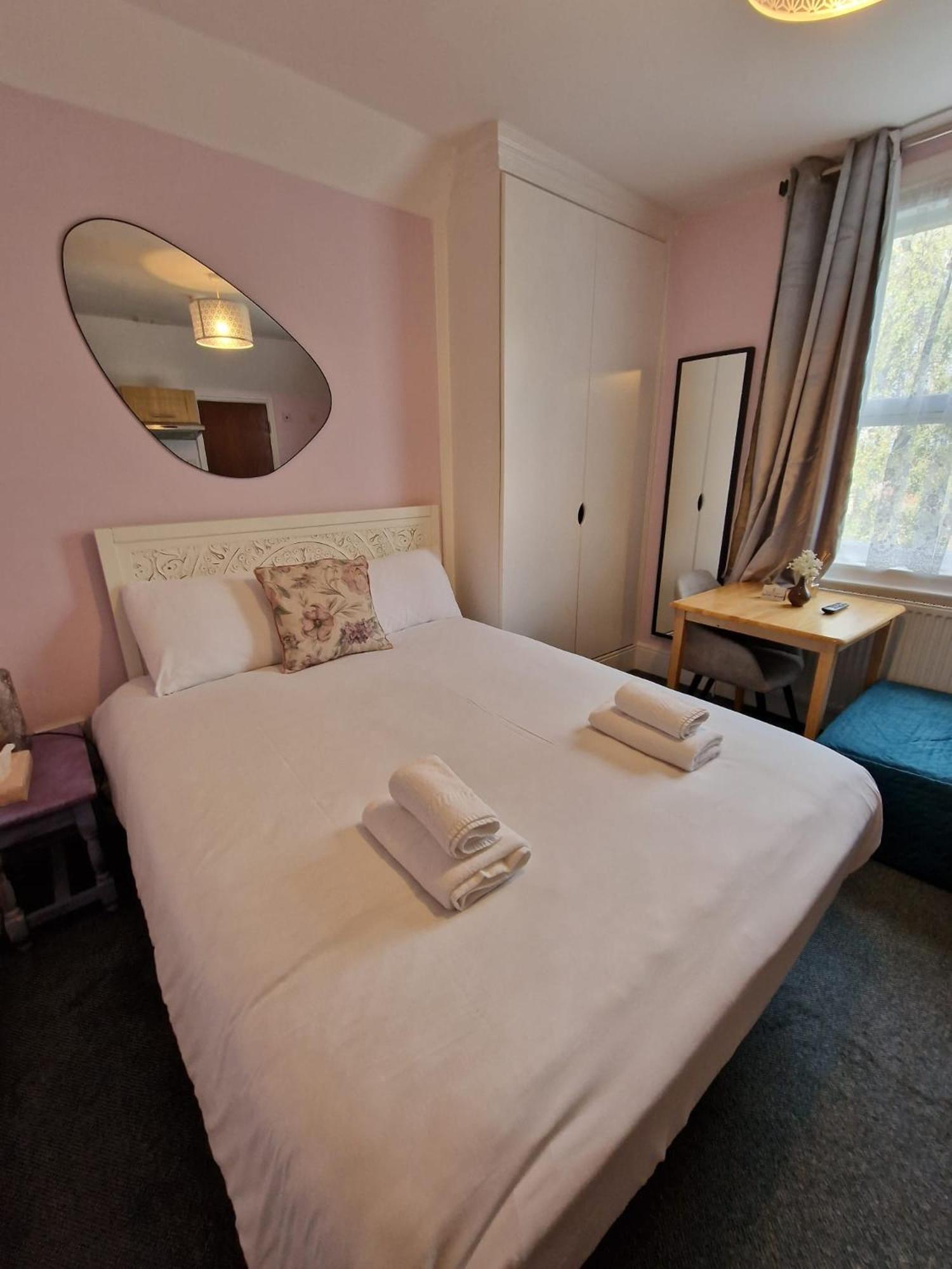 United Lodge Hotel Лондон Екстериор снимка