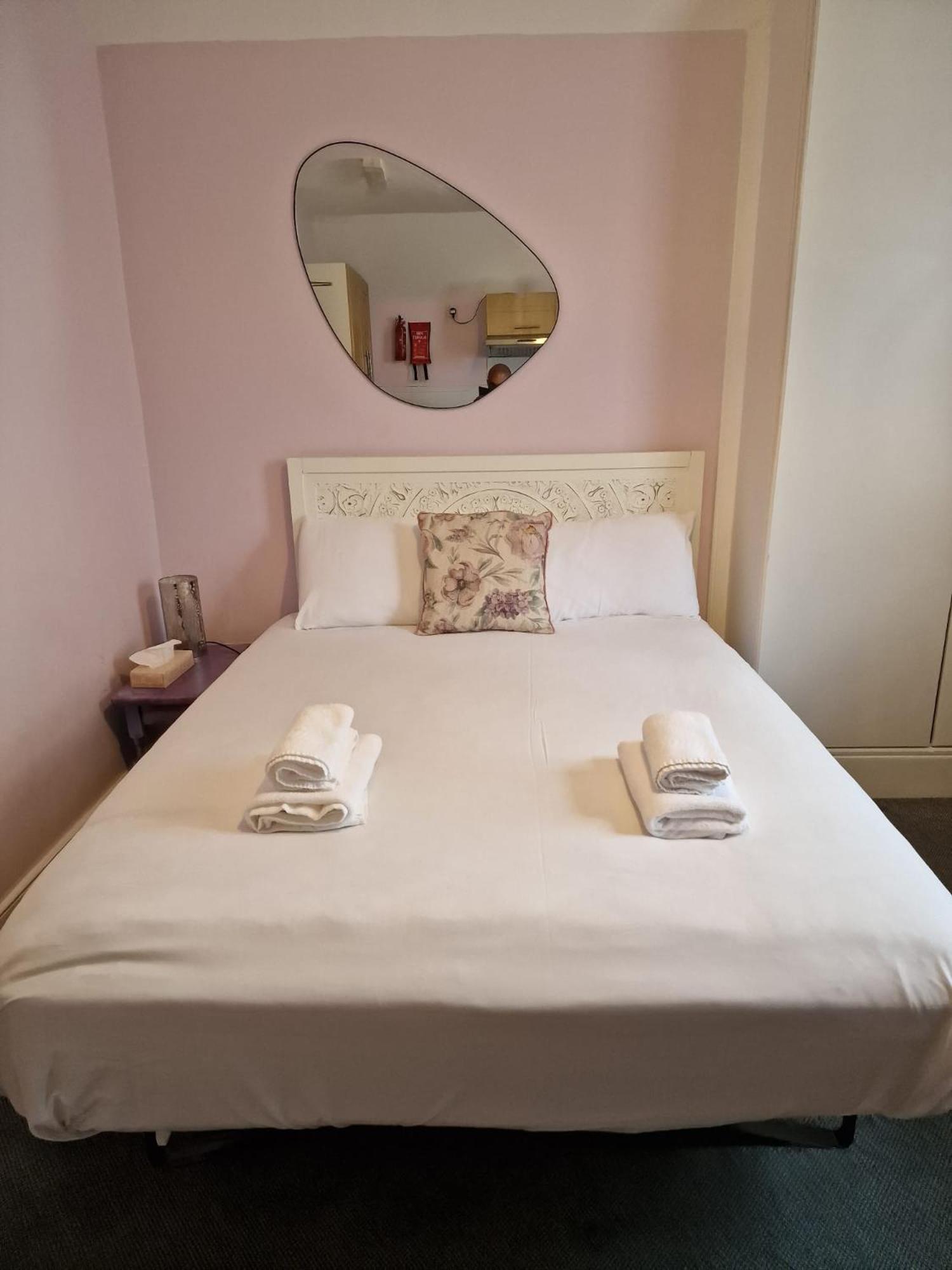 United Lodge Hotel Лондон Екстериор снимка