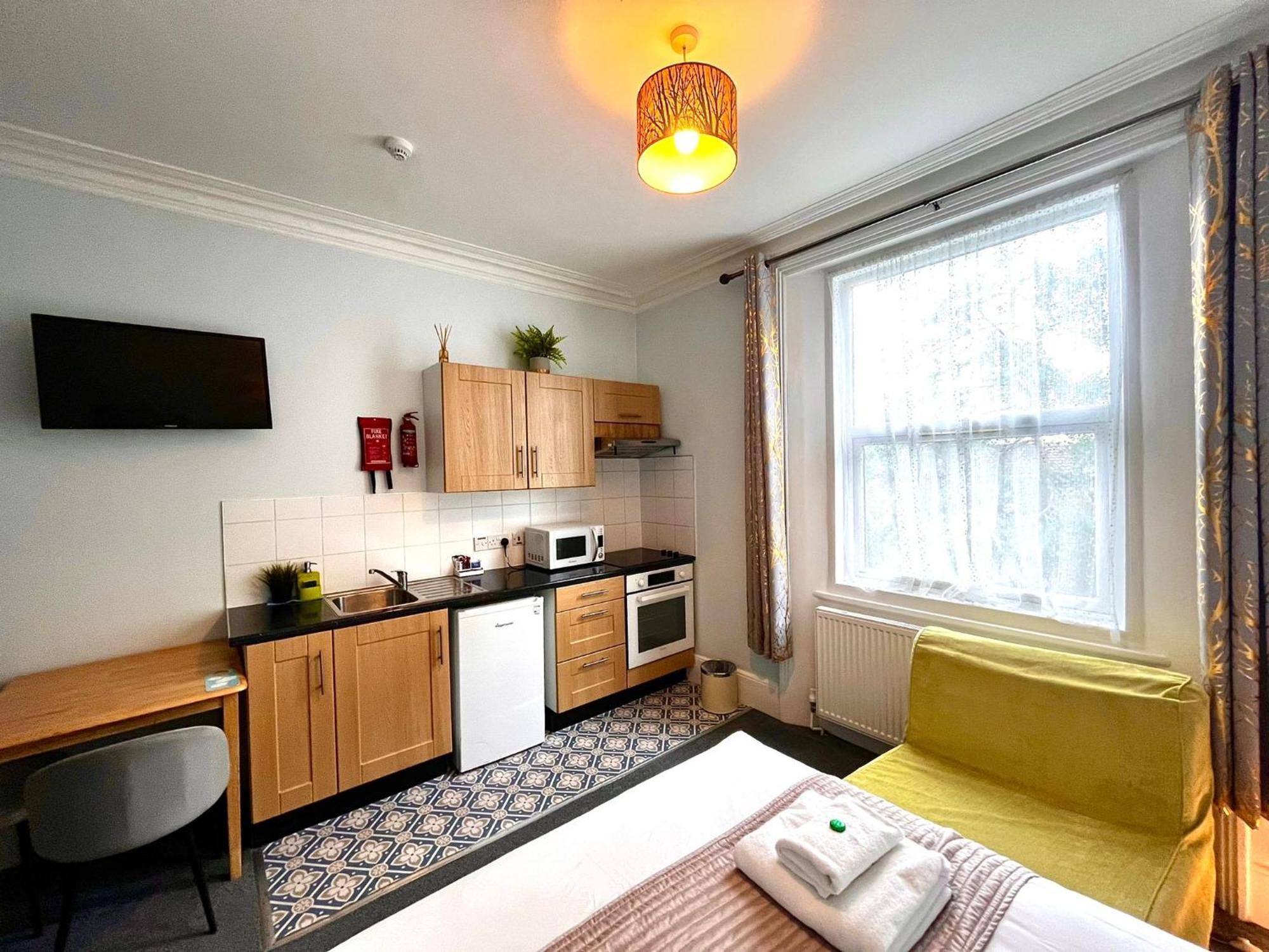 United Lodge Hotel Лондон Екстериор снимка